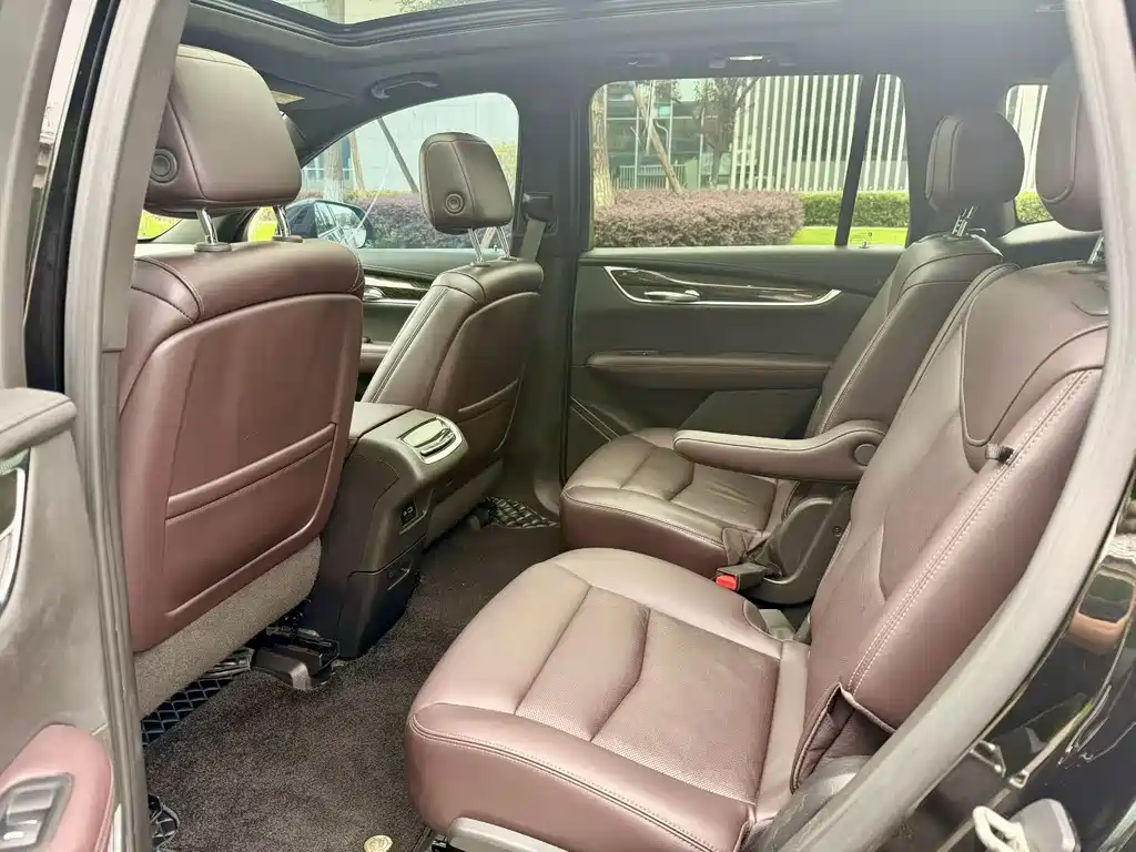 Cadillac XT6 — миниатюра 7