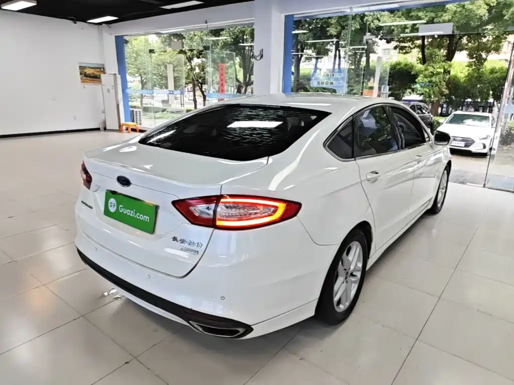 Ford Mondeo — миниатюра 7