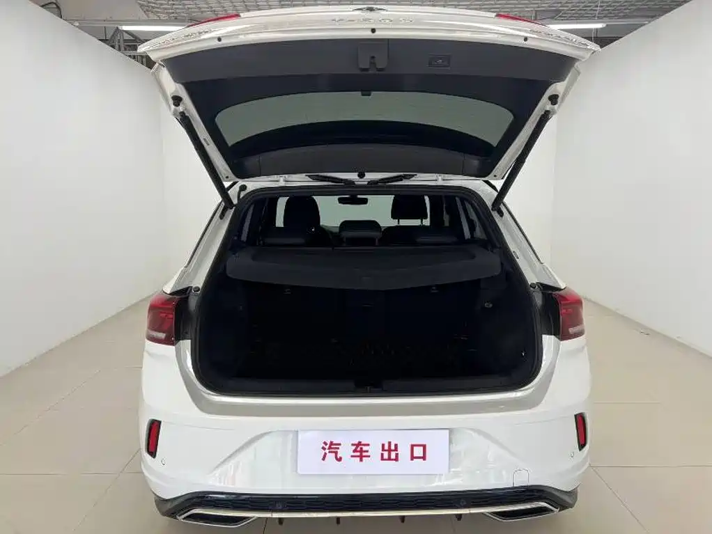 Volkswagen T-Roc — миниатюра 8