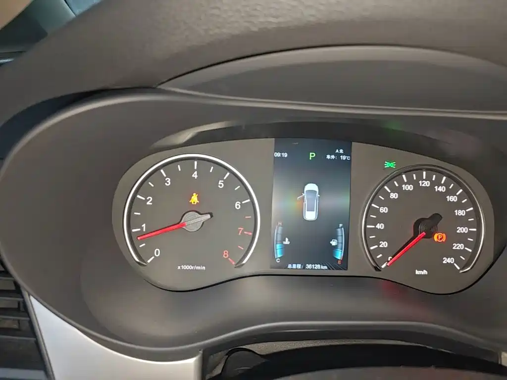 BYD MAX — миниатюра 12