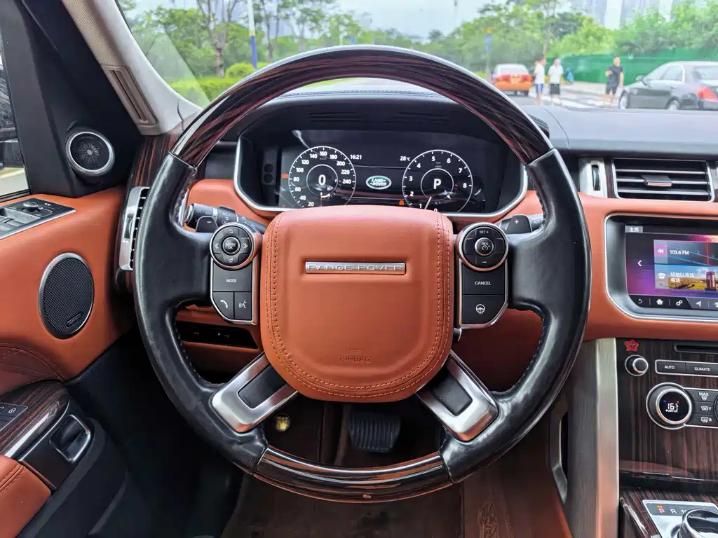 Land Rover Range Rover — миниатюра 10