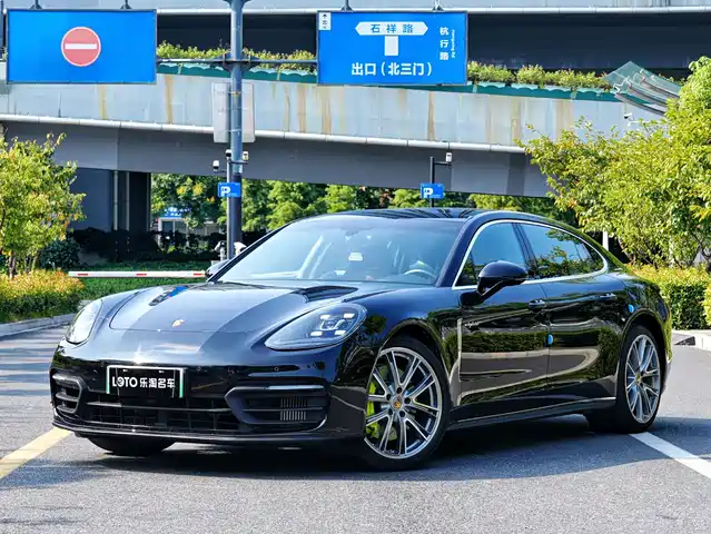 Porsche Panamera E-Hybrid