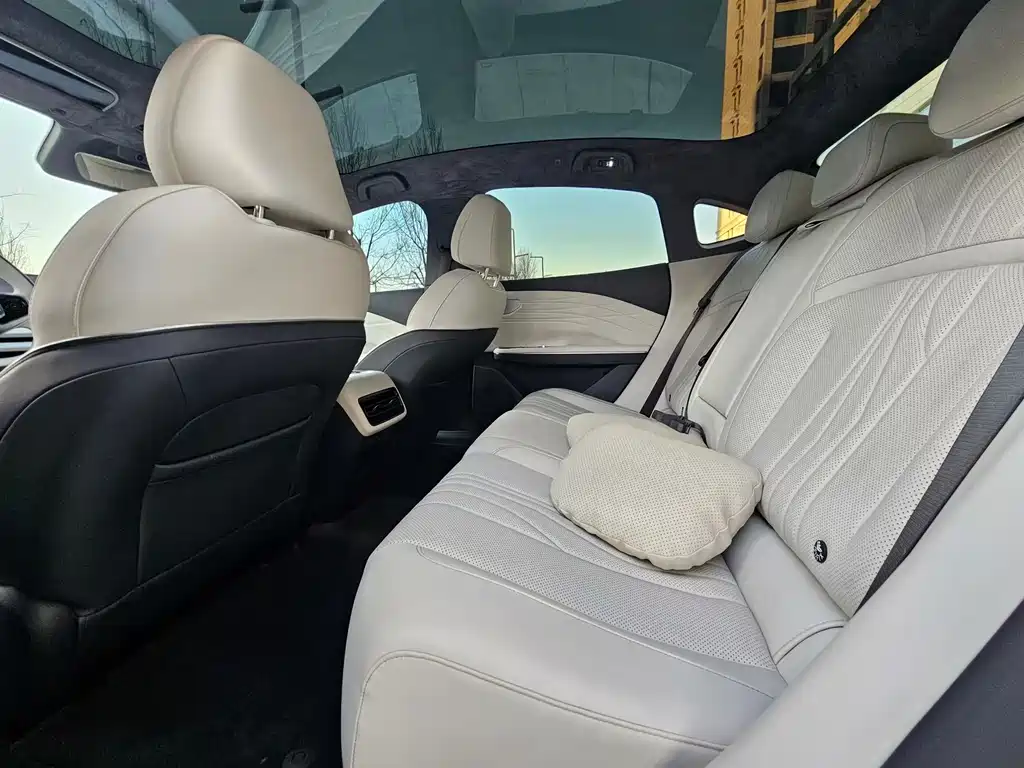 GEELY GALAXY GALAXY E8