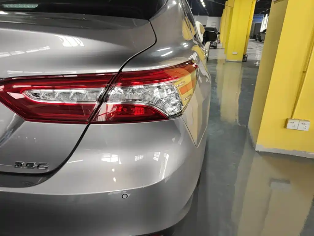Toyota Camry — миниатюра 8