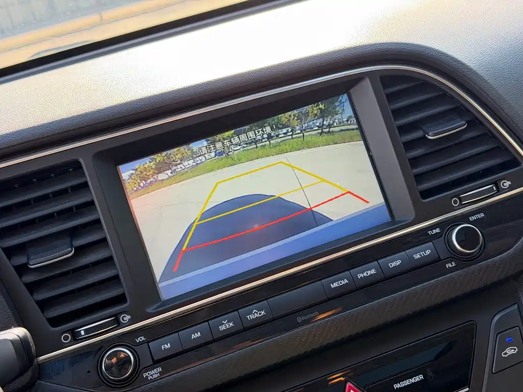 Hyundai Elantra — миниатюра 14