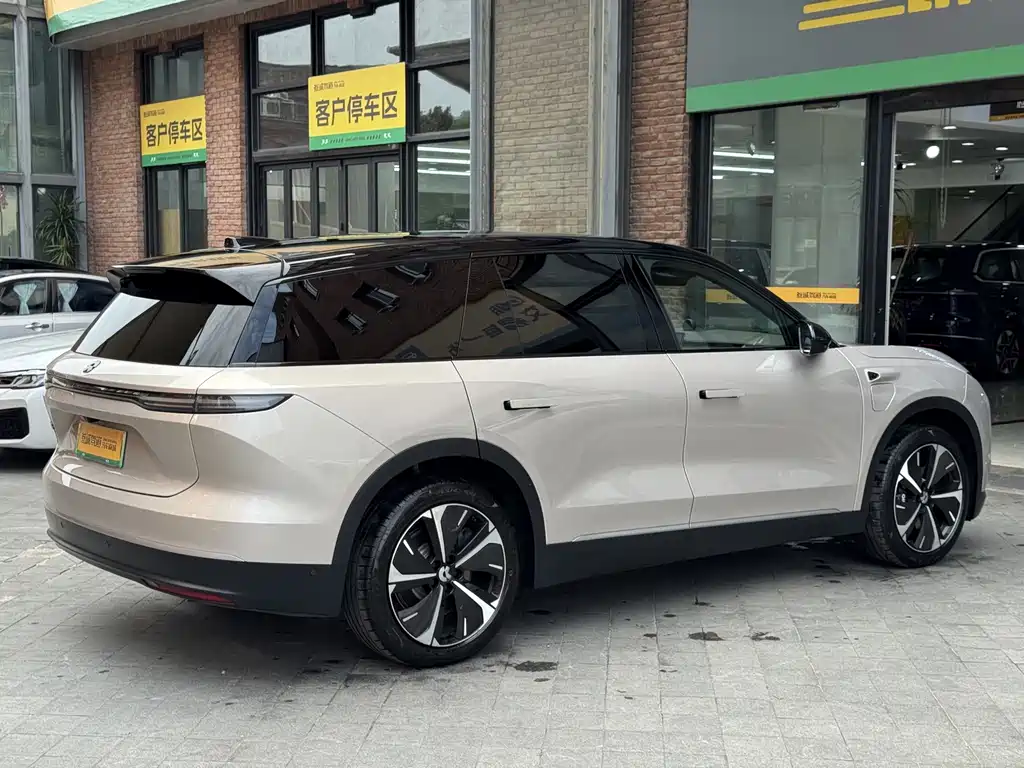 NIO ES8 — миниатюра 7