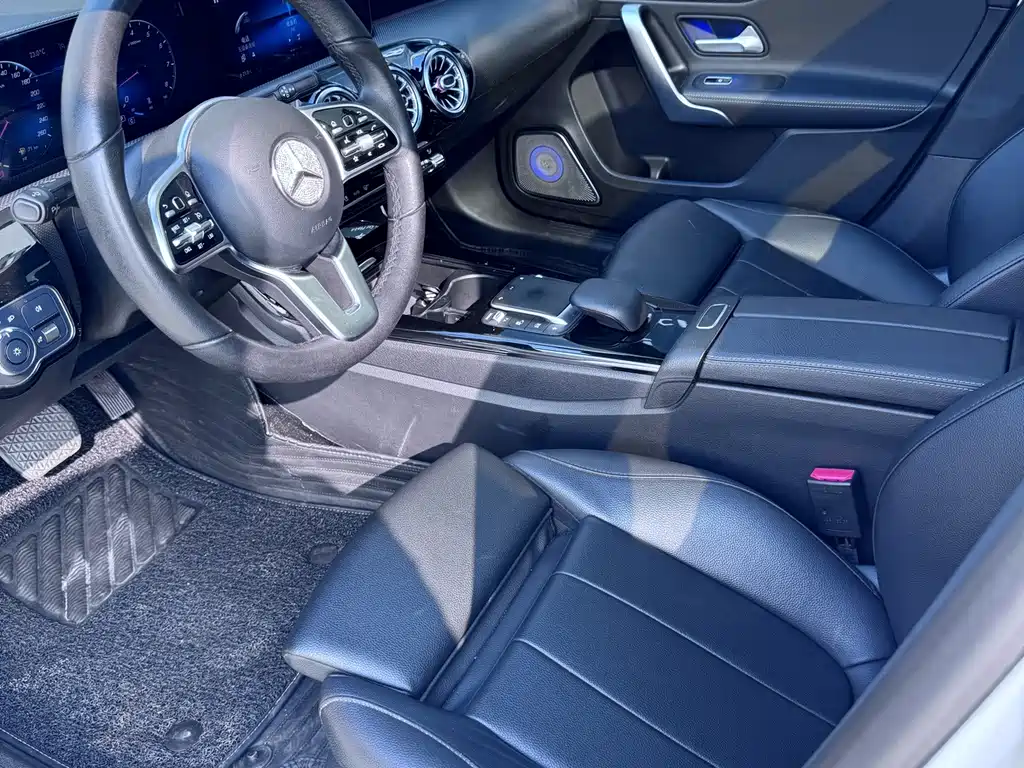 Mercedes-Benz A-Class — миниатюра 10