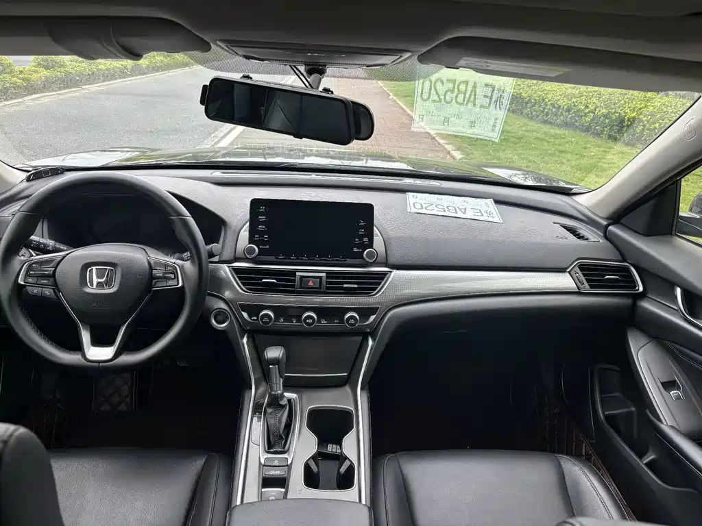 Honda Accord — миниатюра 11