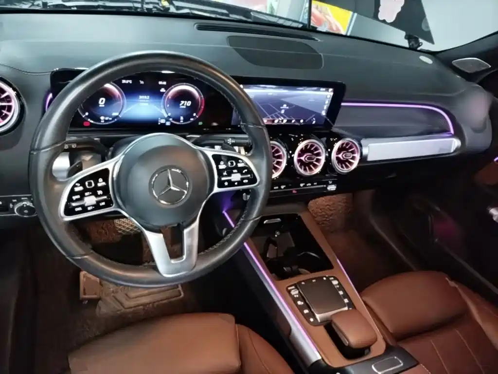 Mercedes-Benz GLB — миниатюра 10