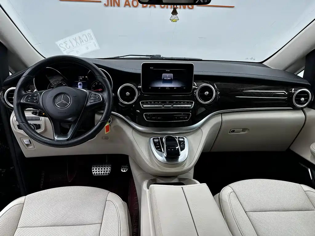 MERCEDES-BENZ V CLASS