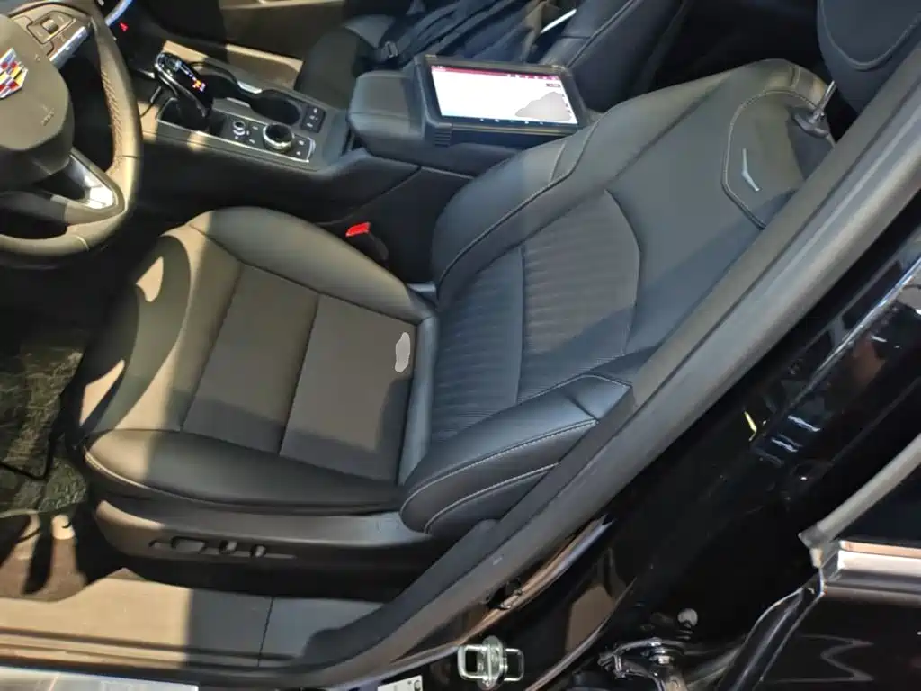 Cadillac XT4 — миниатюра 15