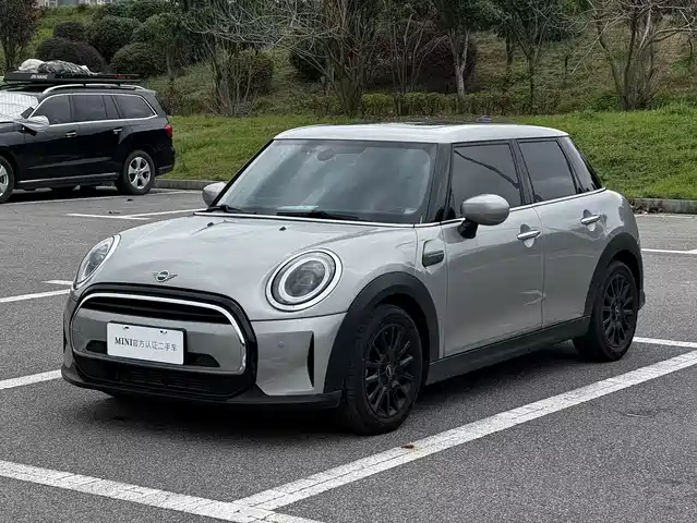 MINI  2023