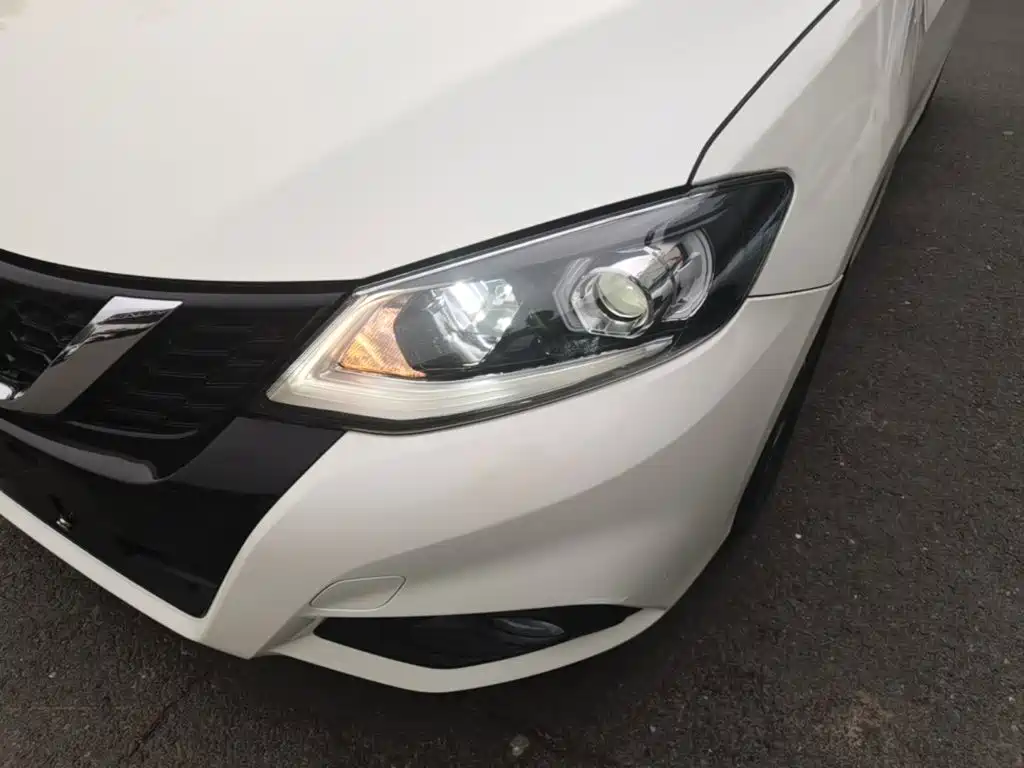 Nissan Tiida — миниатюра 24