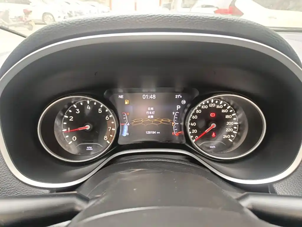 Jeep Compass — миниатюра 12