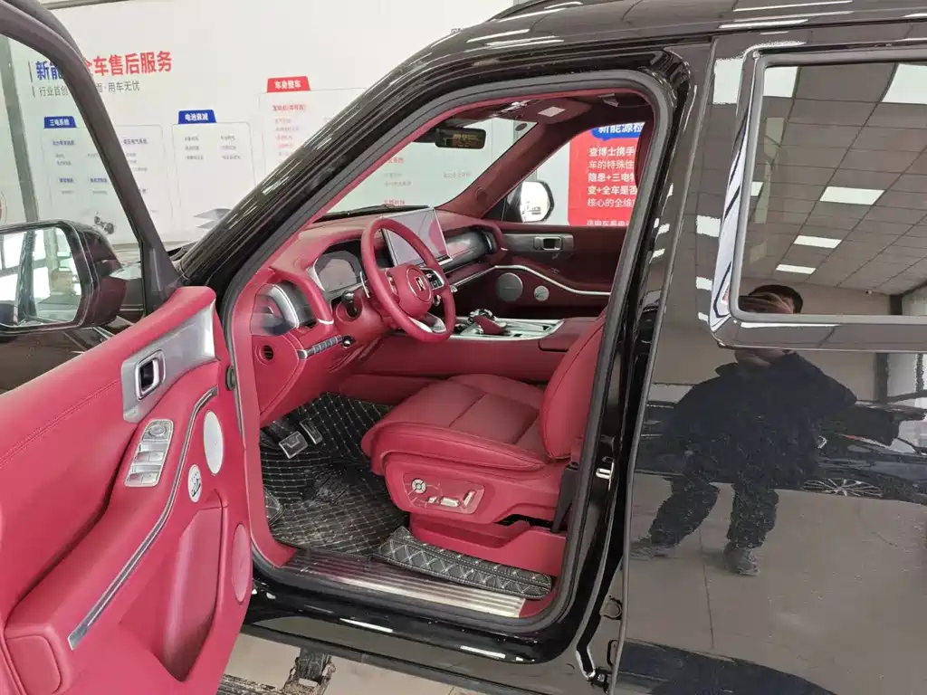 TANK TANK 700 NEW ENERGY