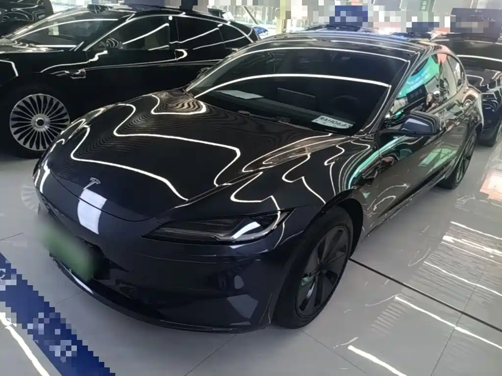Tesla Model 3 — миниатюра 2
