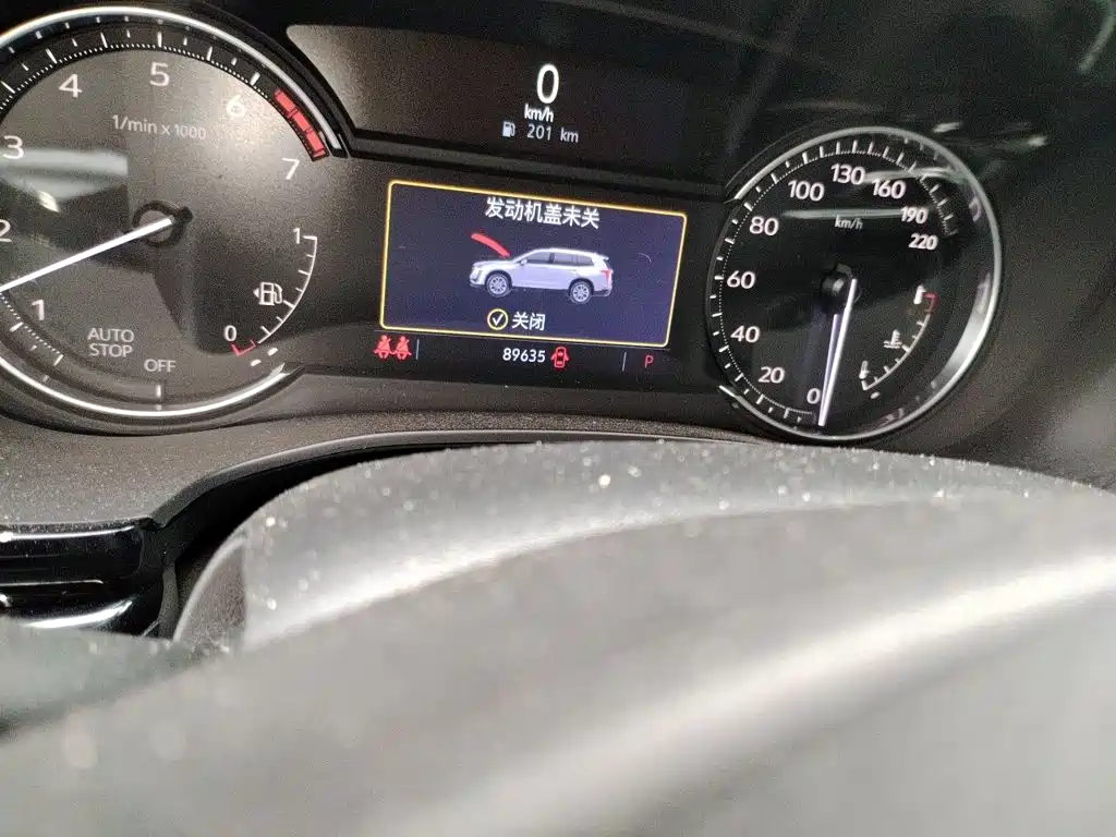 Cadillac XT6 — миниатюра 5