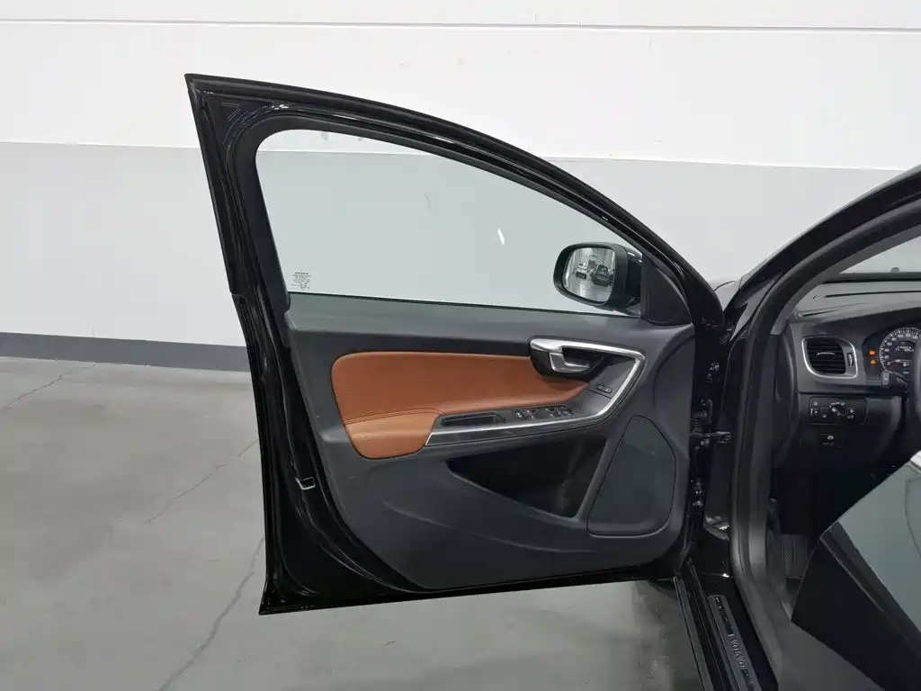 Volvo V60 — миниатюра 8