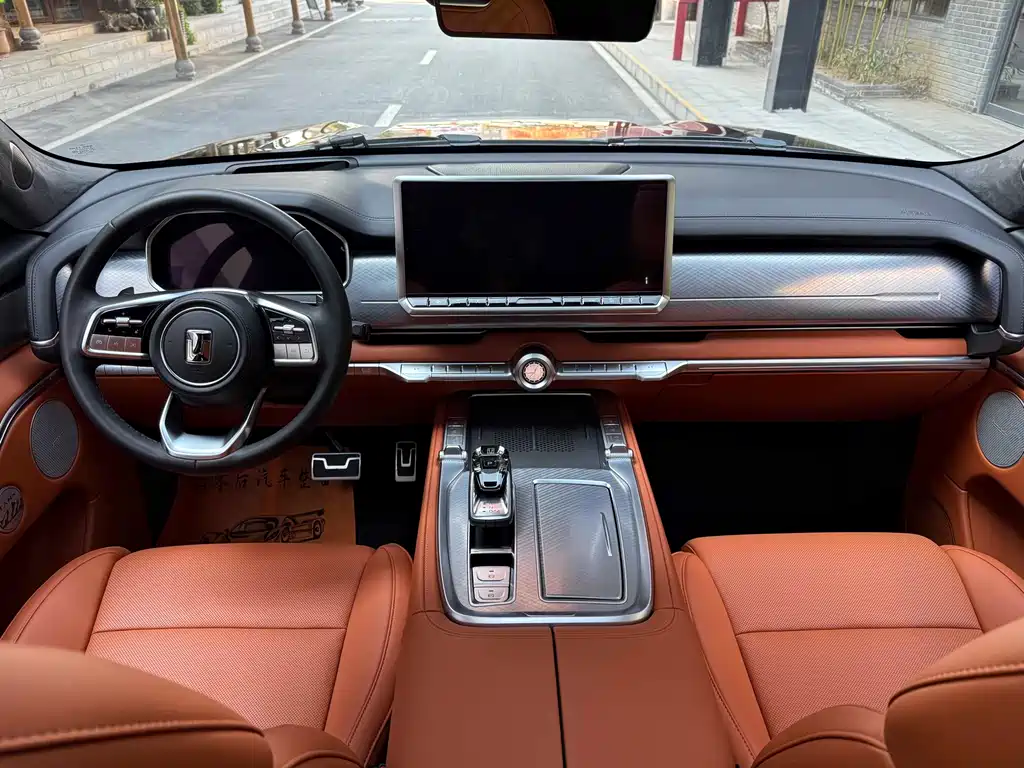 TANK TANK 700 NEW ENERGY