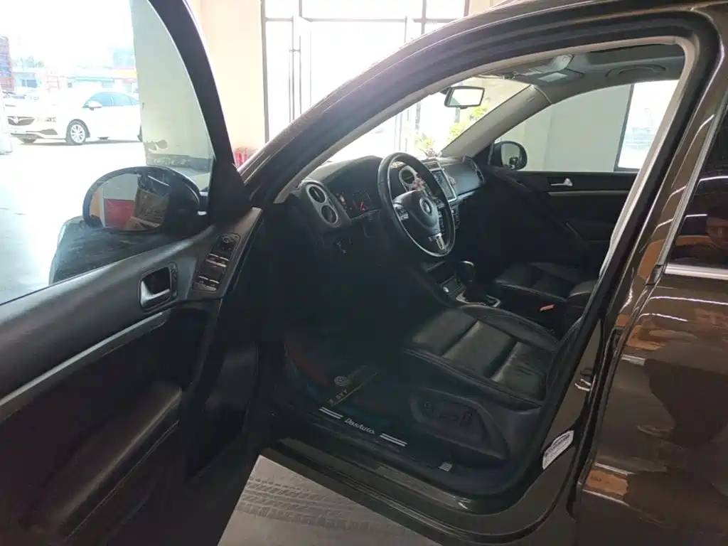 Volkswagen Tiguan — миниатюра 16