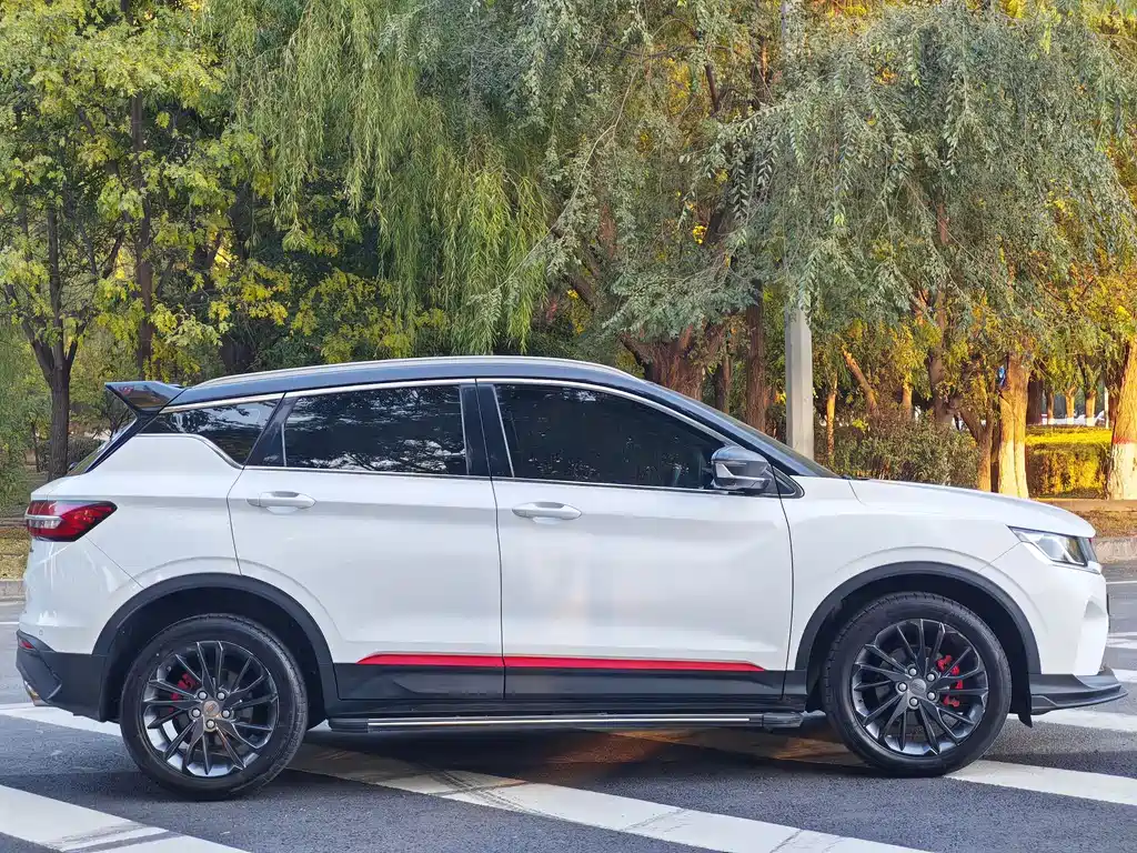 Geely Binyue — миниатюра 6