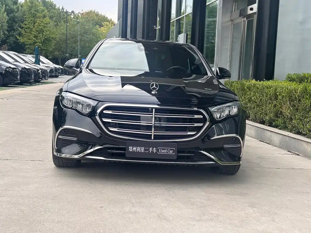 Mercedes-Benz E-Class — миниатюра 3