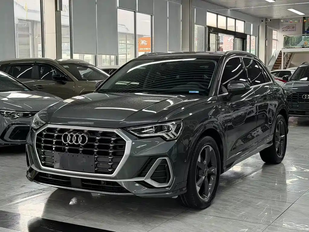Купить Audi Q3