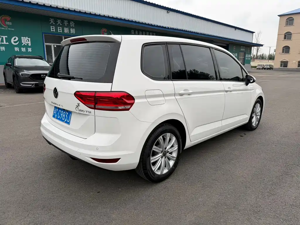 Volkswagen Touran — миниатюра 4