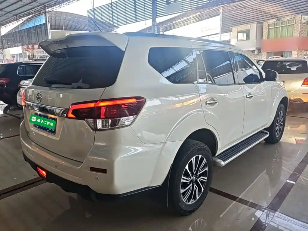 Nissan Terra — миниатюра 7