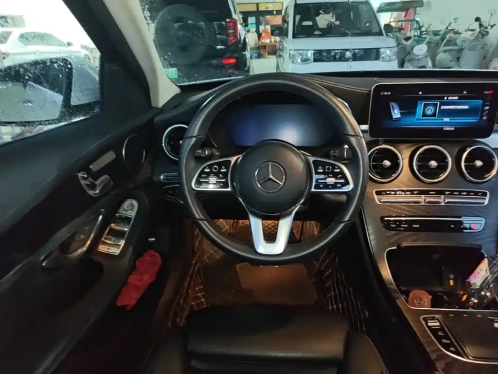 Mercedes-Benz C-Class — миниатюра 11