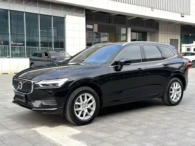 VOLVO XC60 2018