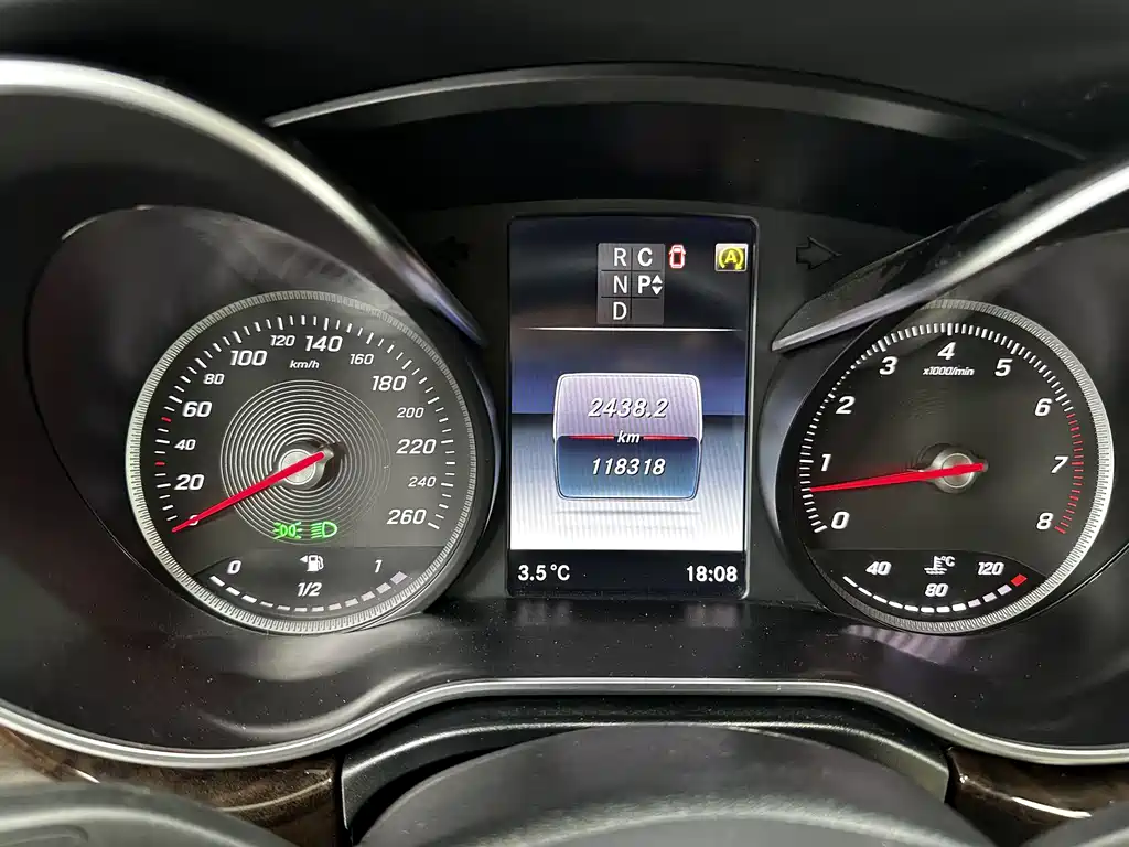 MERCEDES-BENZ V CLASS