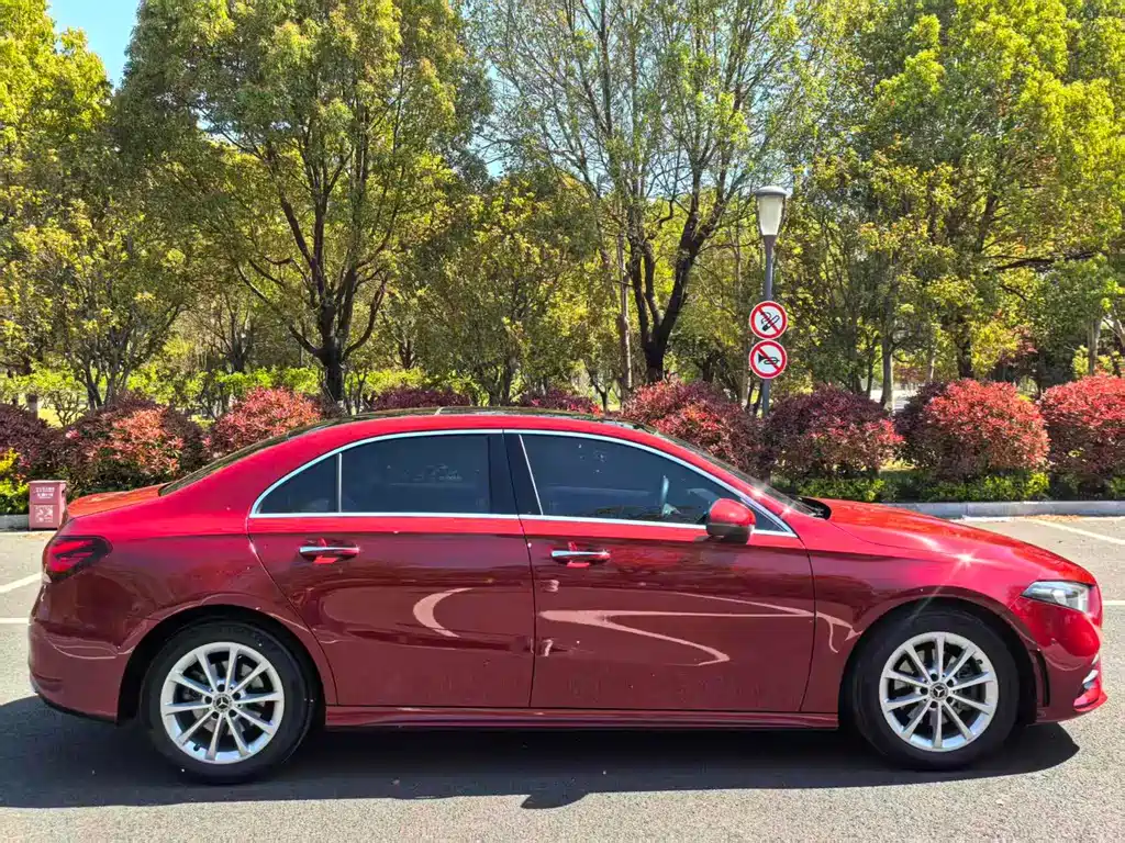 Mercedes-Benz A-Class — миниатюра 11