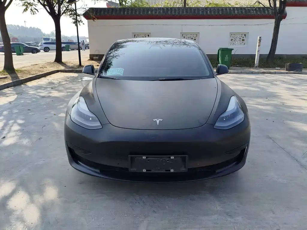 Tesla Model 3 — миниатюра 2