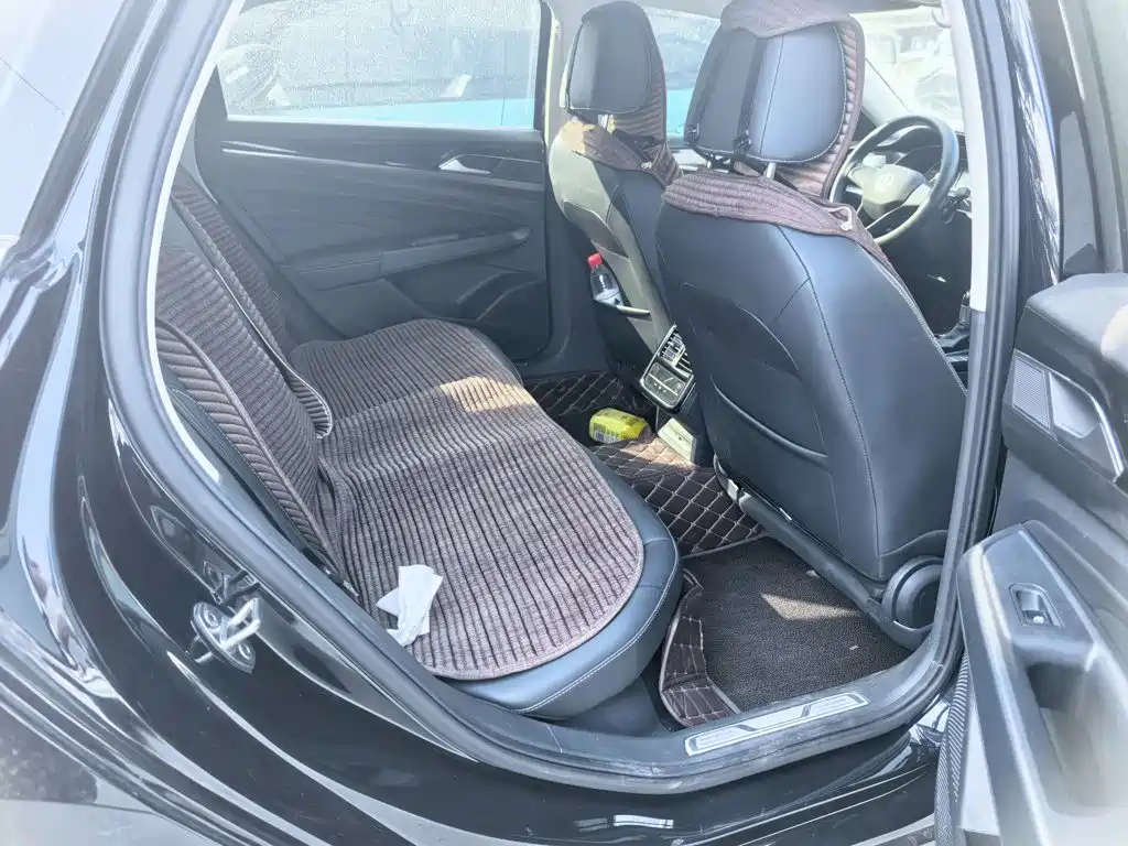 Volkswagen Passat PHEV — миниатюра 8