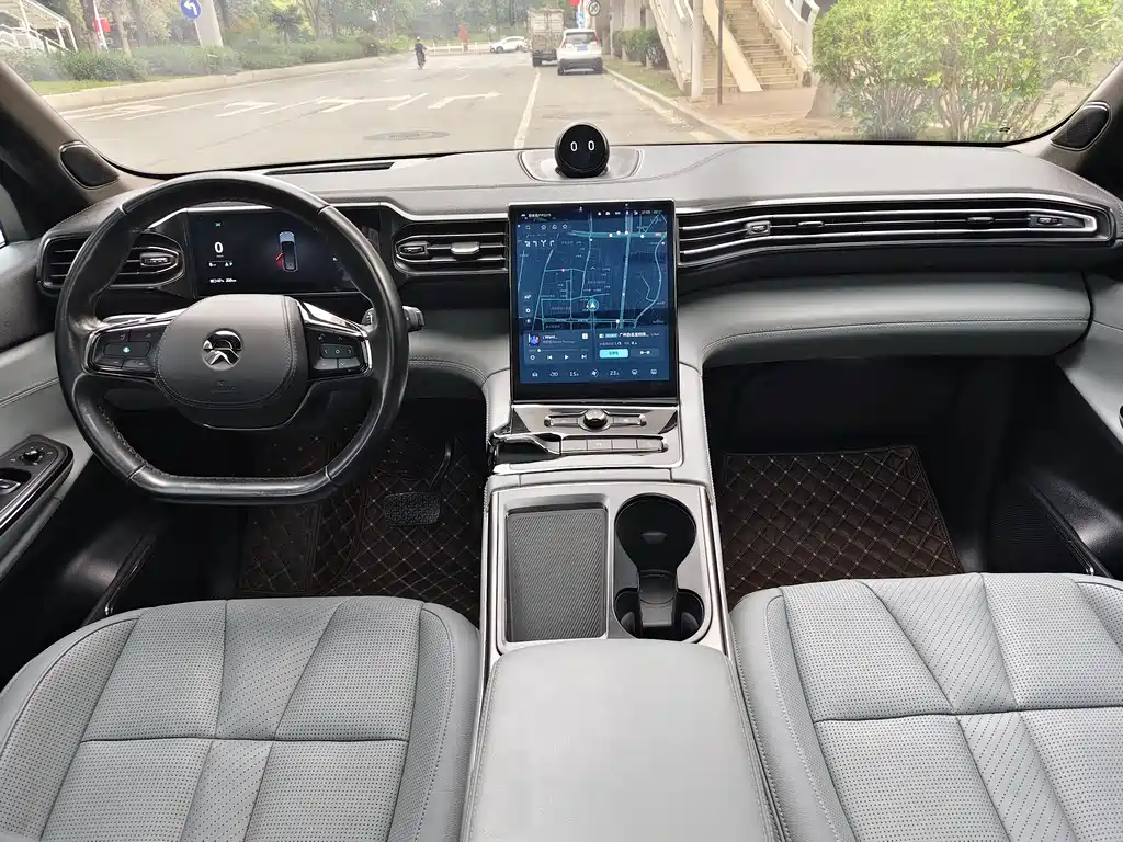 NIO ES8 2022 75kWh мест