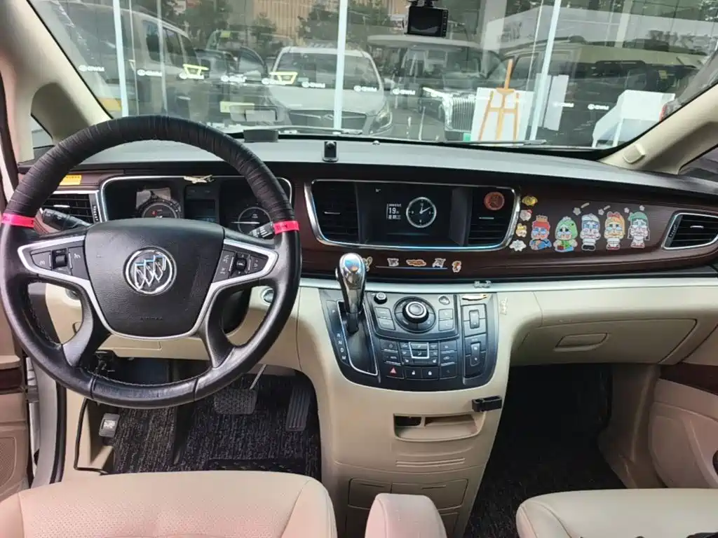 Buick GL8 — миниатюра 13