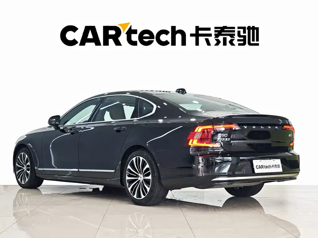 Volvo S90 2024 B5 Luxury