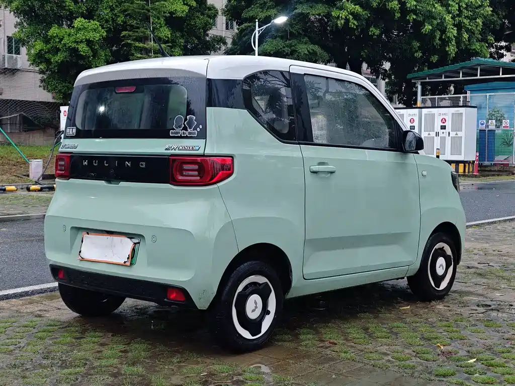 Wuling MINIEV — миниатюра 6