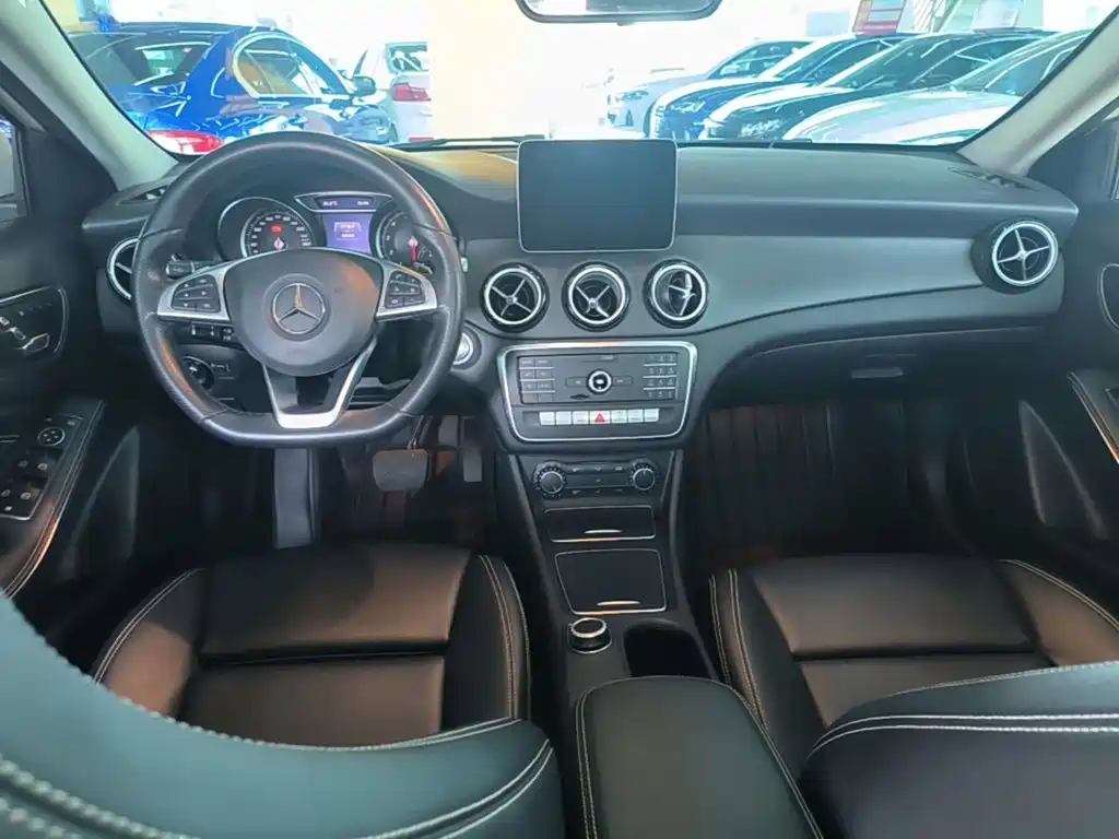 Mercedes-Benz GLA — миниатюра 10