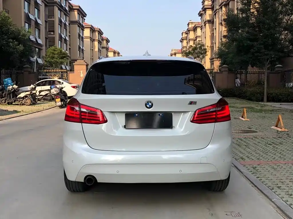 BMW 2 SERIES STATION WAGON