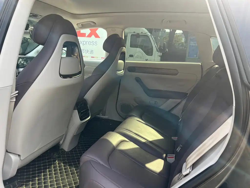Leapmotor Leapmotor C11 — миниатюра 6