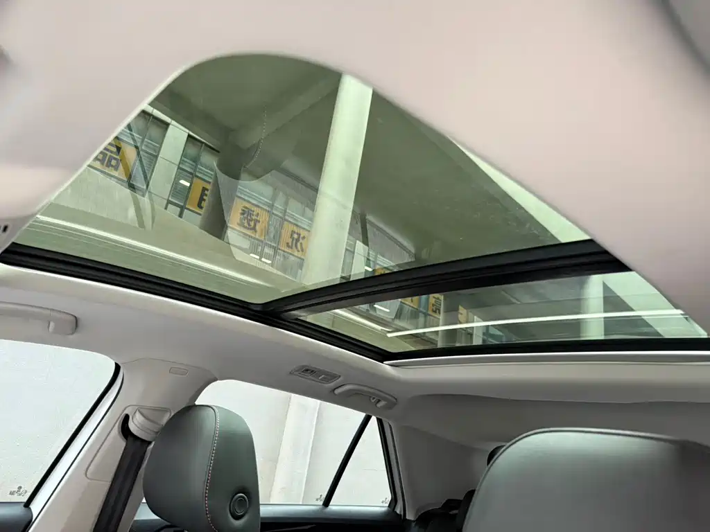 Volkswagen T-Roc — миниатюра 18