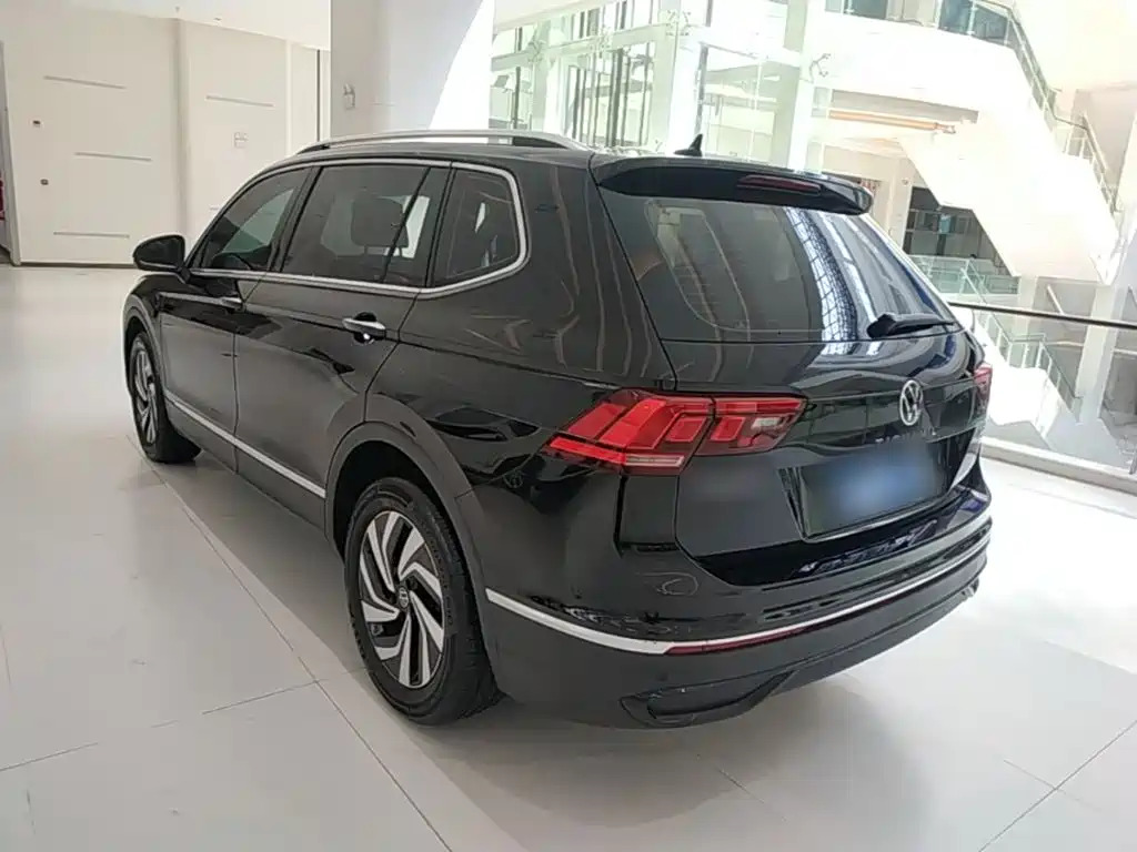 Volkswagen Tiguan L — миниатюра 5