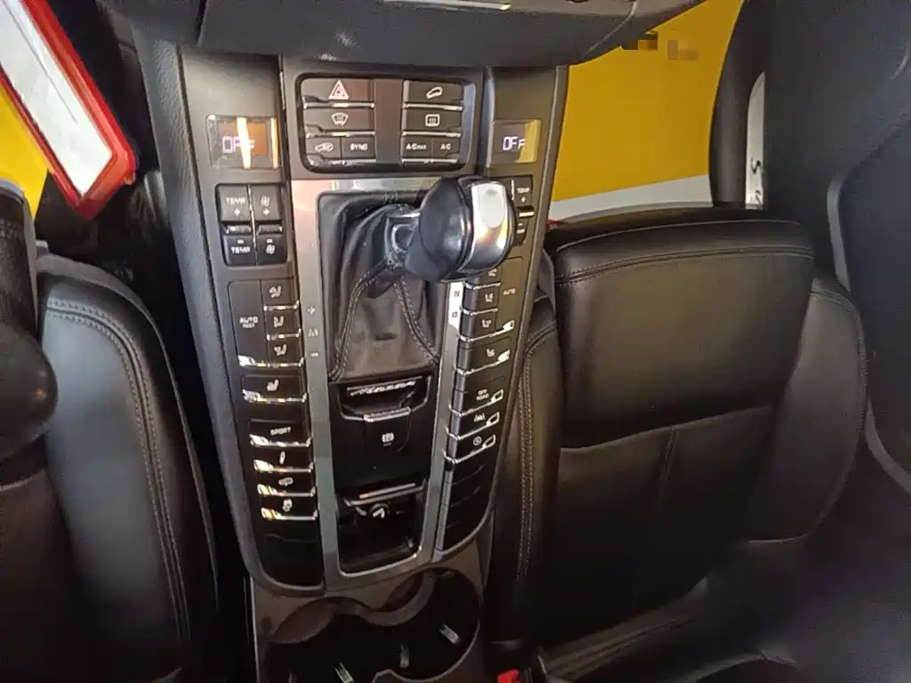 Porsche Macan — миниатюра 14