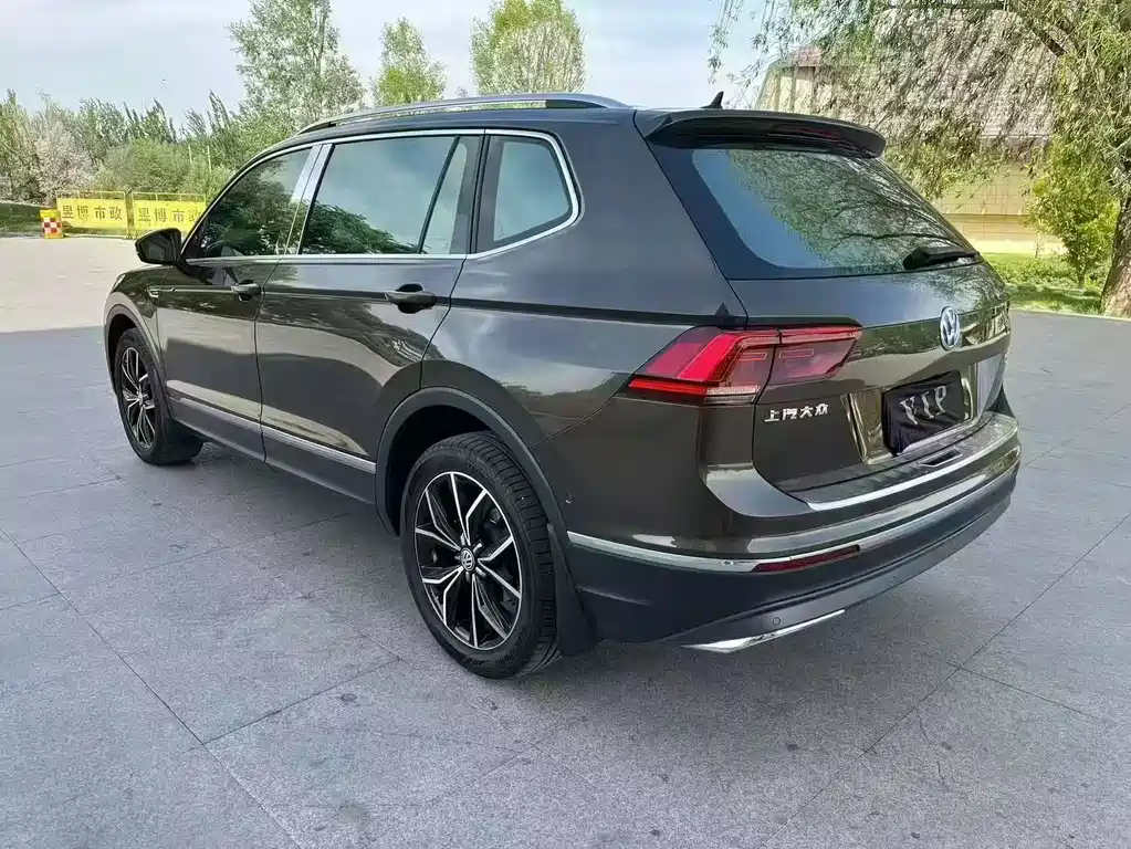 Volkswagen Tiguan L — миниатюра 6