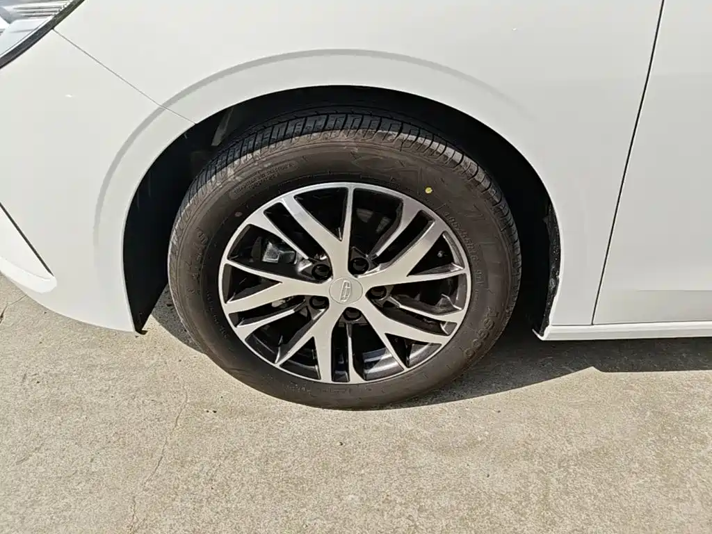 Geely Emgrand — миниатюра 23