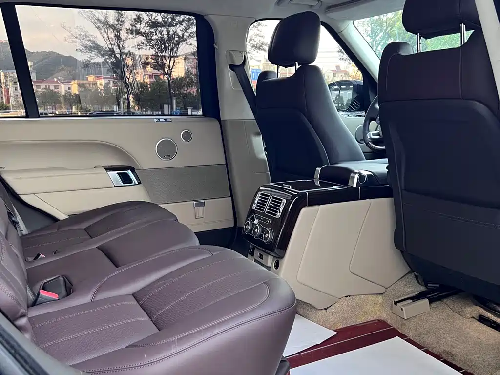 Land Rover Range Rover — миниатюра 5