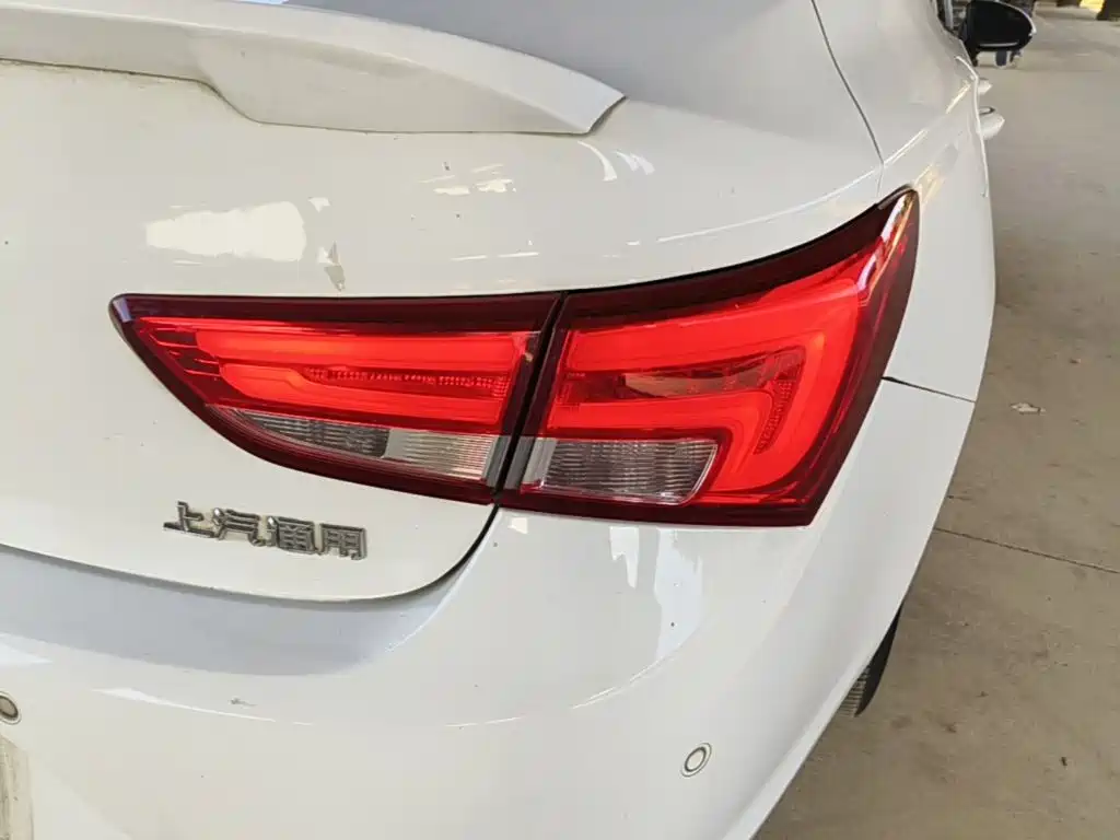 Buick Verano — миниатюра 8