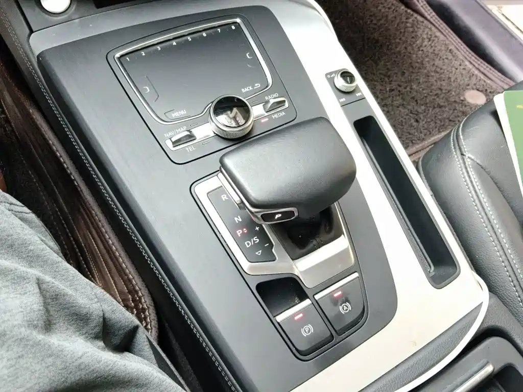 Audi Q5L — миниатюра 15